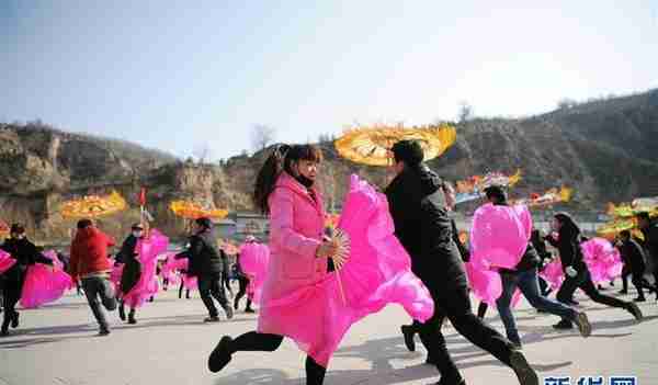 伟大旗帜引领历史巨变——习近平新时代中国特色社会主义思想指引“十三五”经济社会发展述评